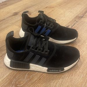 Adidas Rare Black velvet Suede NMD R1 youth size 6 Wmn size 7